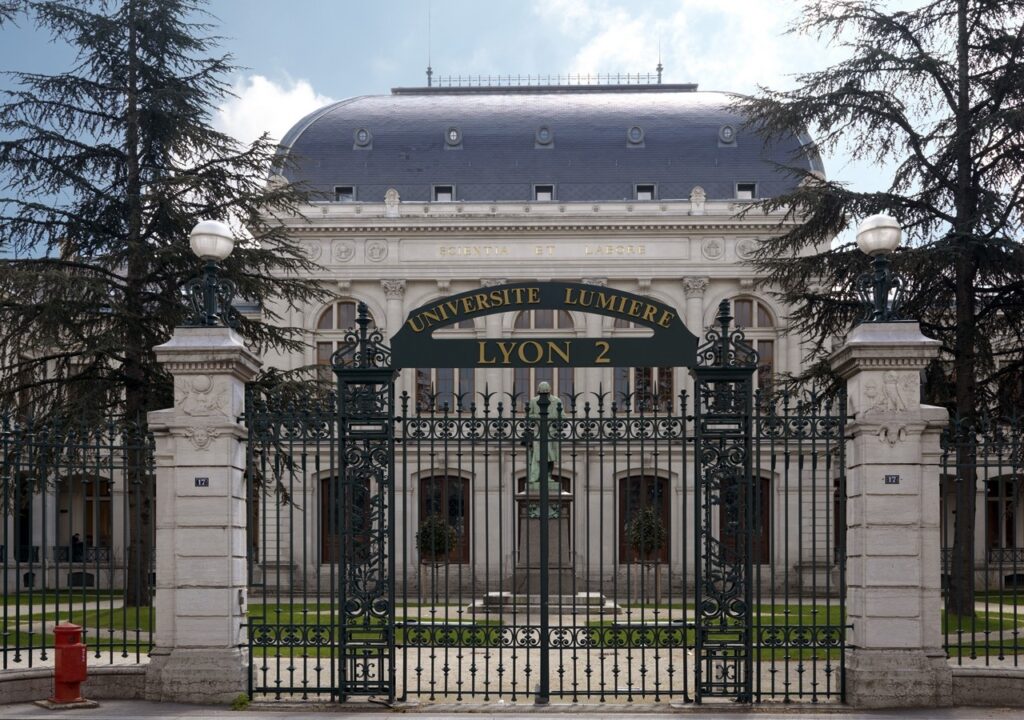 Trường Đại học Lyon 1 2 3 tại Pháp