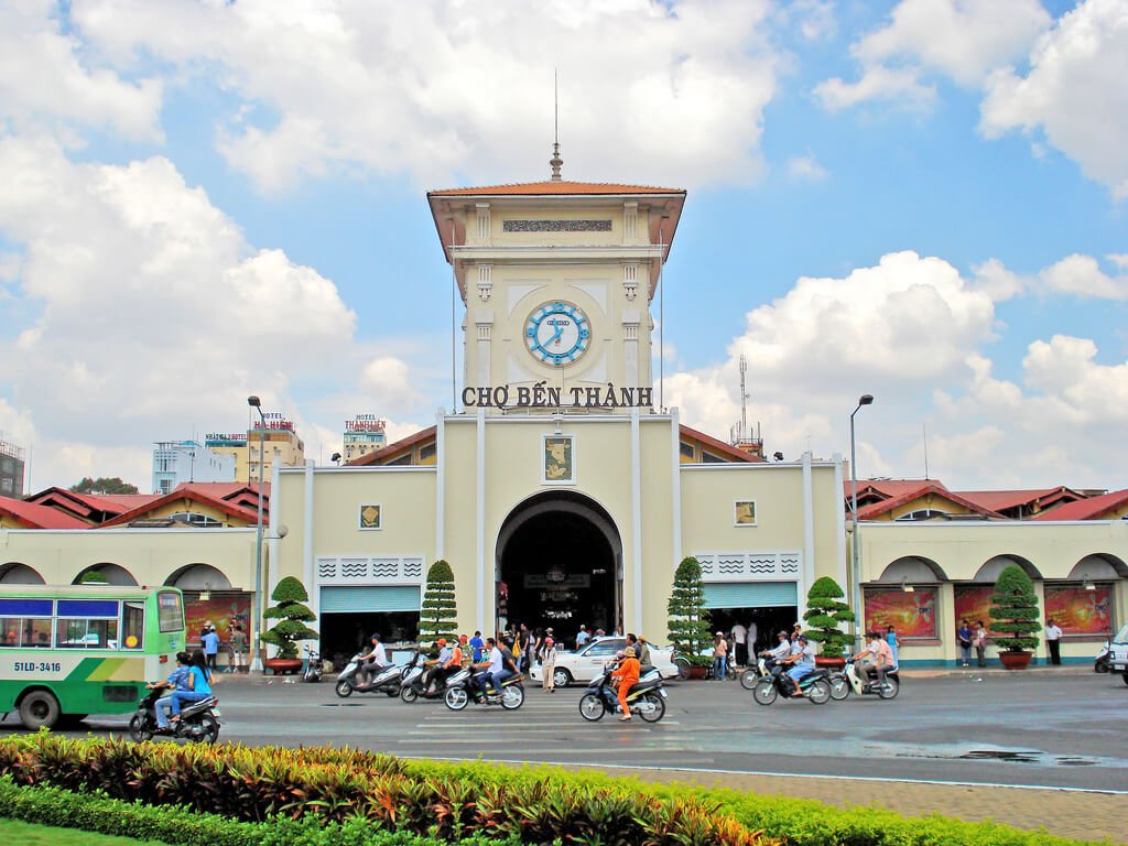 dia-diem-du-lich-thanh-pho-ho-chi-minh-bang-tieng-phap-cho-ben-thanh