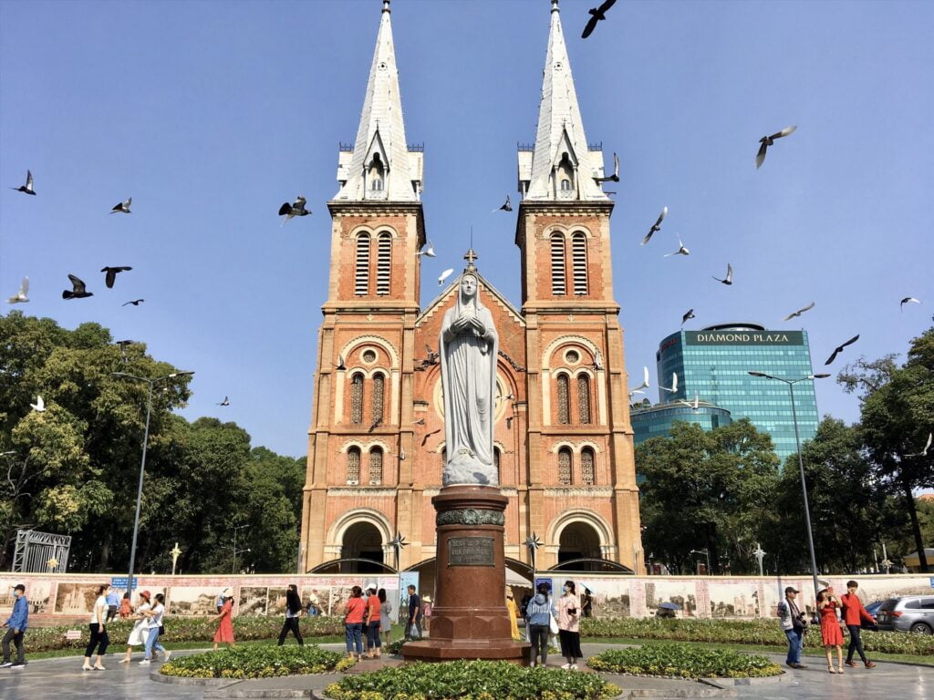 dia-diem-du-lich-thanh-pho-ho-chi-minh-bang-tieng-phap