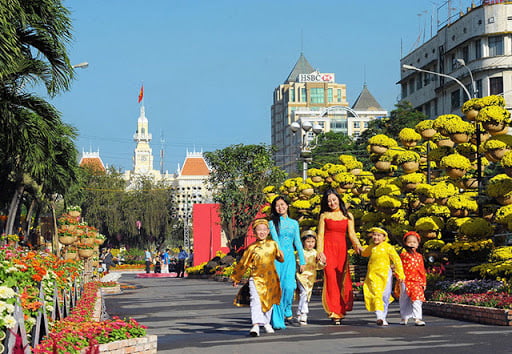 dia-diem-du-lich-thanh-pho-ho-chi-minh-bang-tieng-phap-pho-di-bo